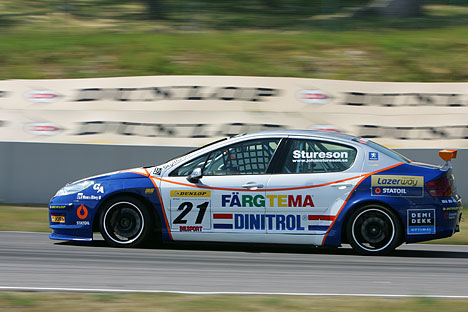 En søsterbil til denne er med i WTCC resten af sæsonen